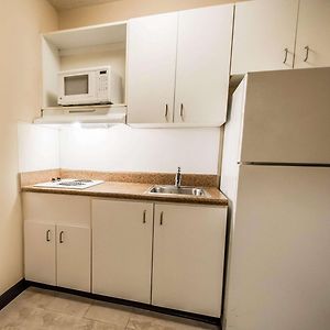 Efficiency Queen Room Mobility accessible
